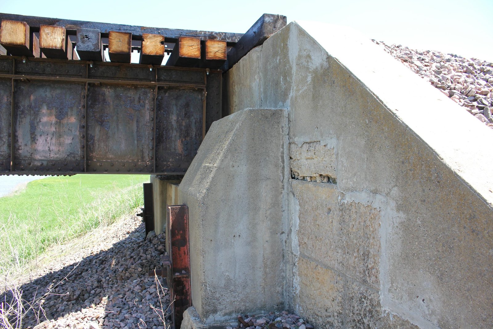 South abutment